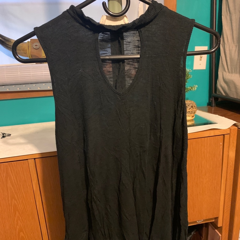 Black tunic with small cutout